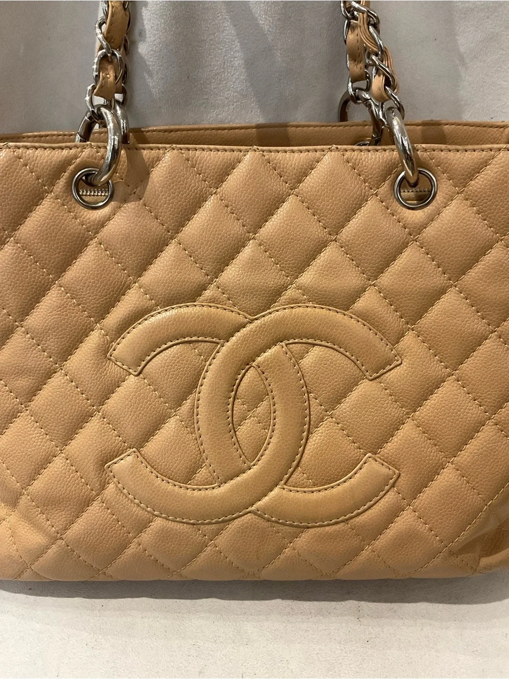 CHANEL grand shopping